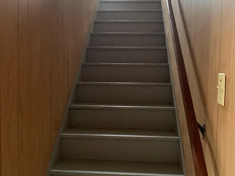 stair to 2nd fl