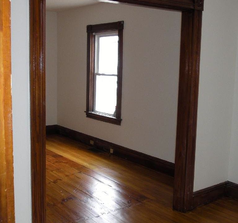 1st image of 158 Lincoln St