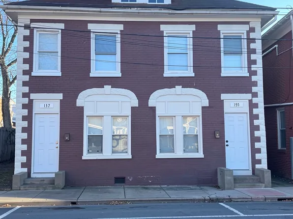 135-137 Fairground Ave, Hagerstown, MD 21740