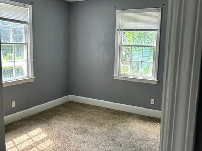 121 Coker St — Photo 4