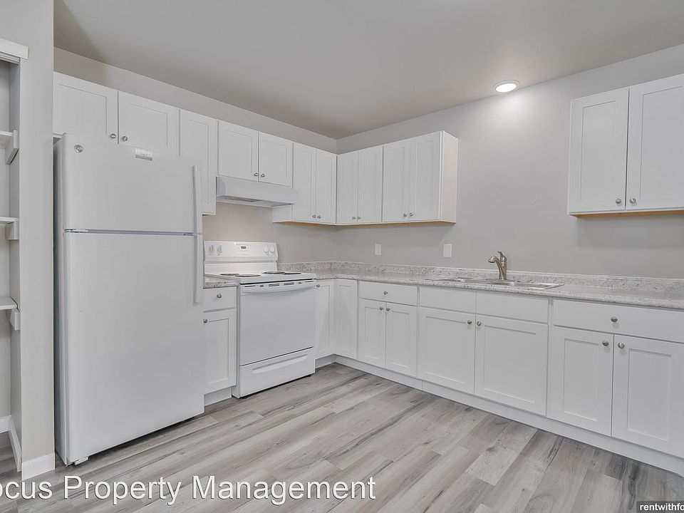 1st image of 1316 Honeysuckle Ln #304