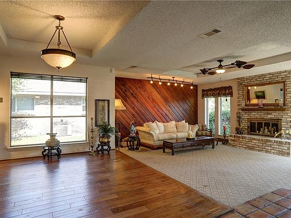 5th image of 1310 Alto Dr
