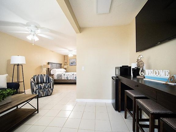 3rd image of 2625 NE Indian River Dr #14