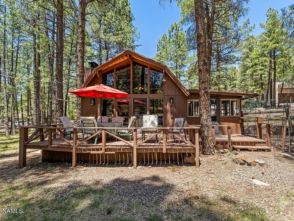1st image of 325 Lodge Dr
