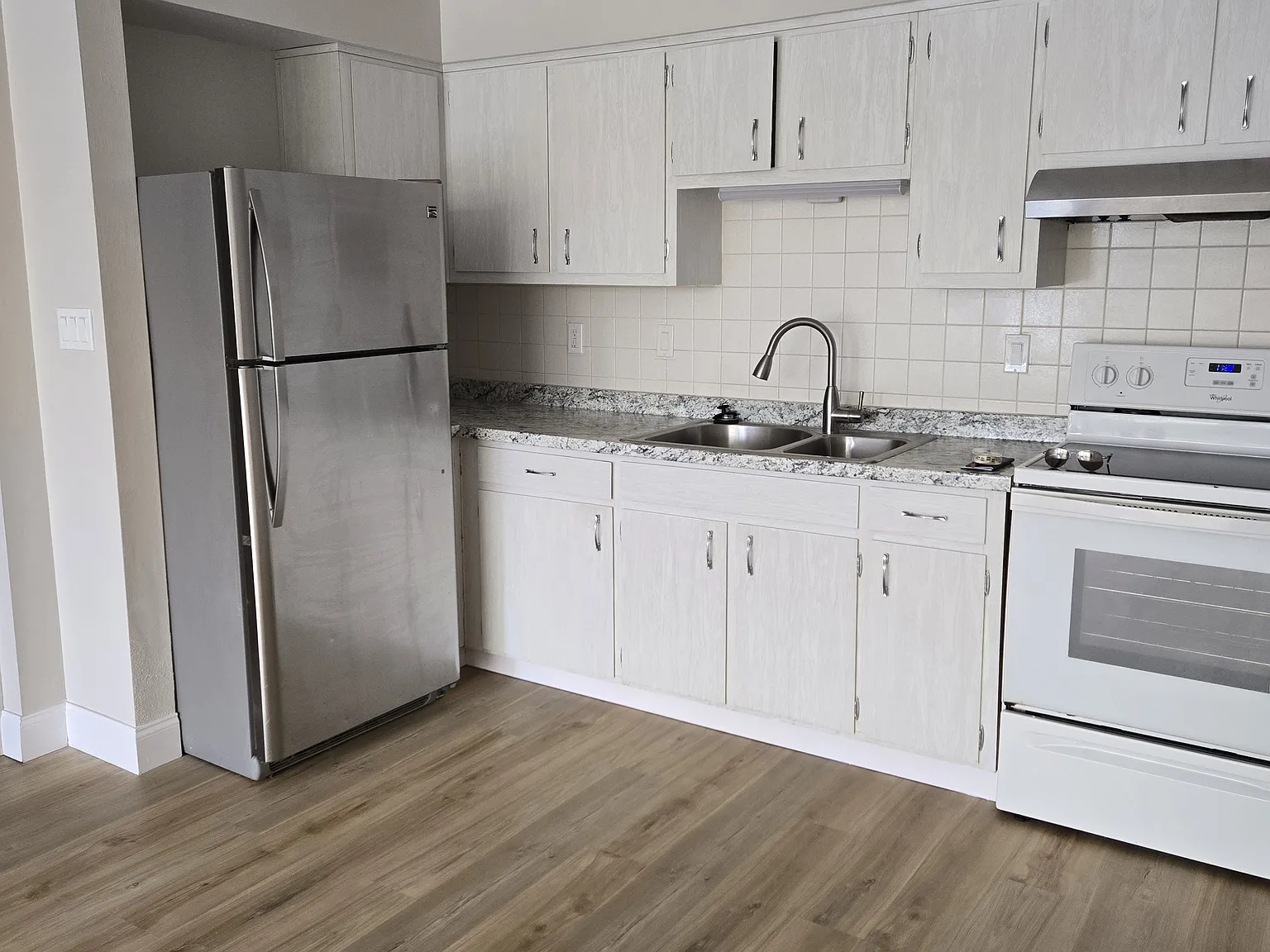2 bed, 825 sqft, $1,300 — Photo 4