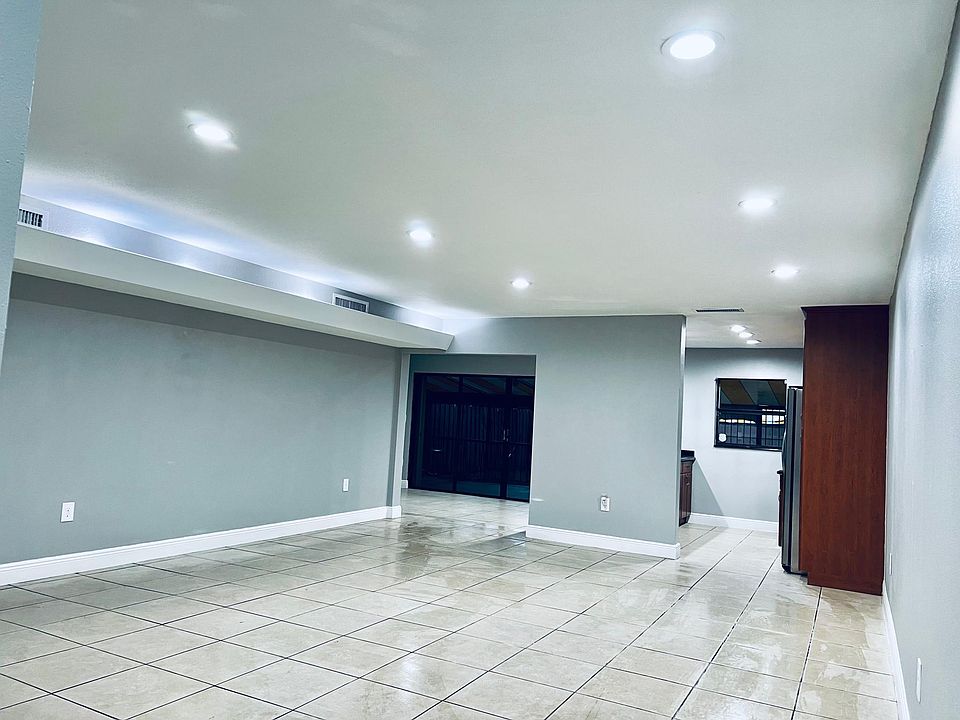 1st image of 15811 Kingsmoor Way