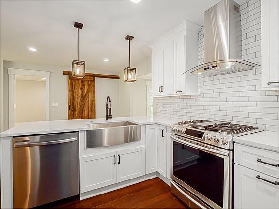5th image of 365 Concord Woods Dr SE