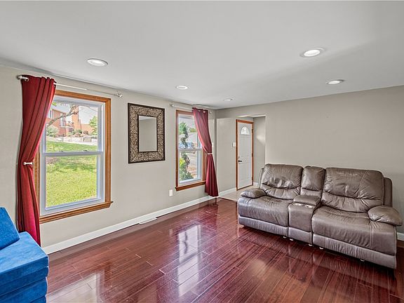 3rd image of 1268 Cairn Dr