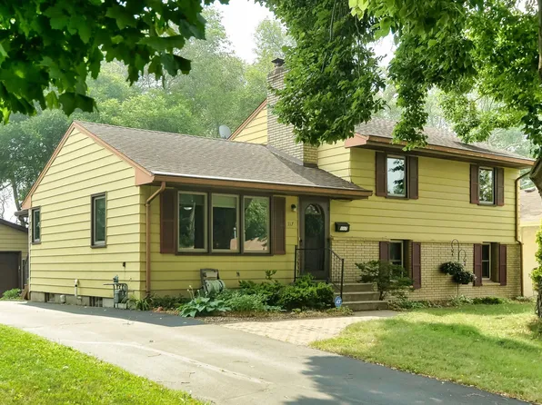 117 17th Ave S, South Saint Paul, MN 55075