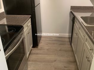 39 Grove St #B, Chestnut Hill, MA 02467