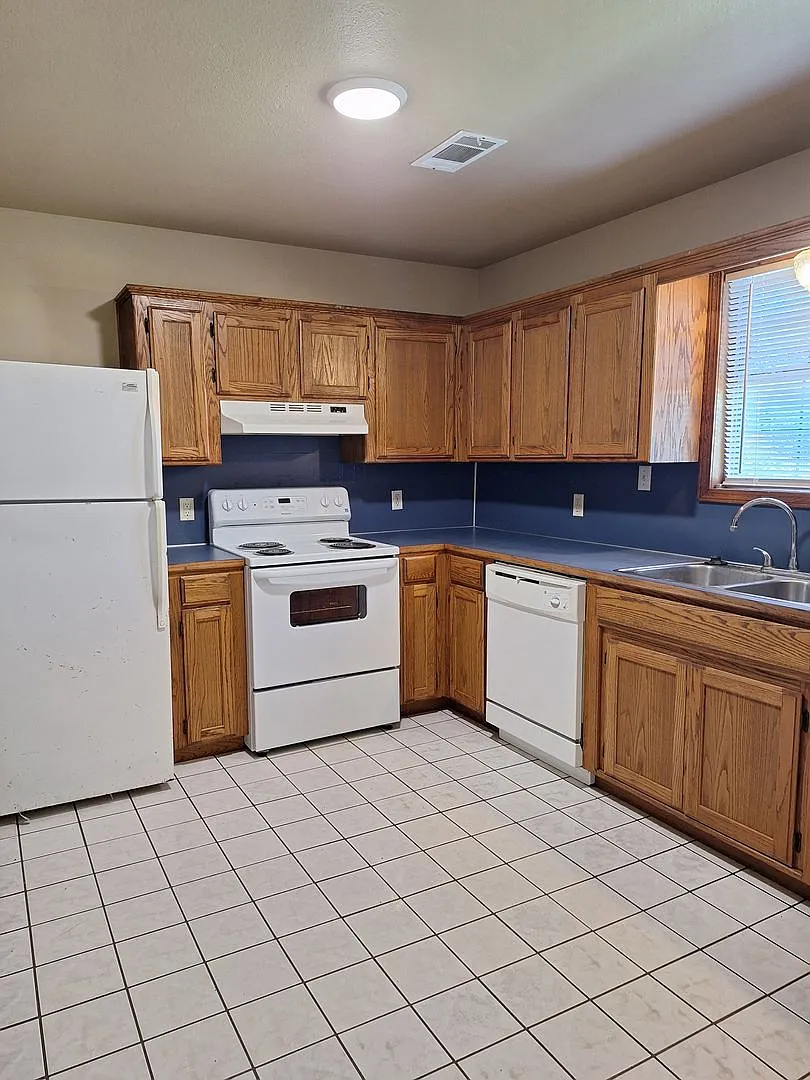 JMAY-Mansfield Main Street Apartments — Photo 1