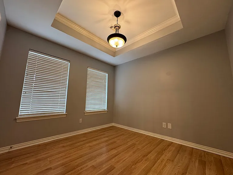 4905 Hawthorne Way — Photo 12