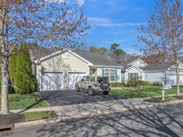 13 Manchester St, Galloway, NJ 08205