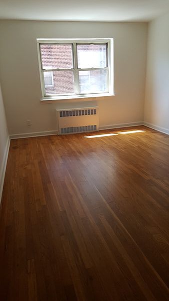 1st image of 13520 Hoover Ave APT 2J