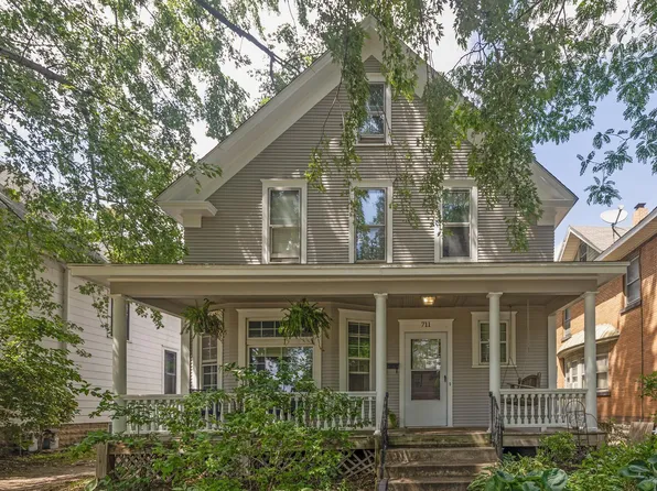 711 Geranium Ave E, Saint Paul, MN 55106