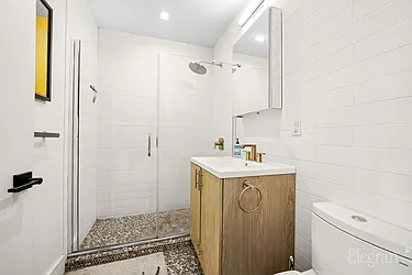 Rented by Elegran