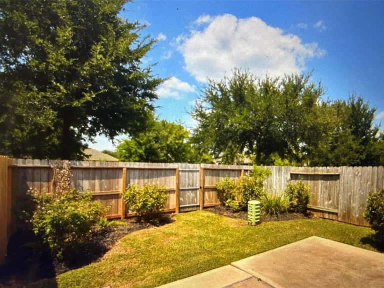 8911 Silent Willow Ln — Photo 6