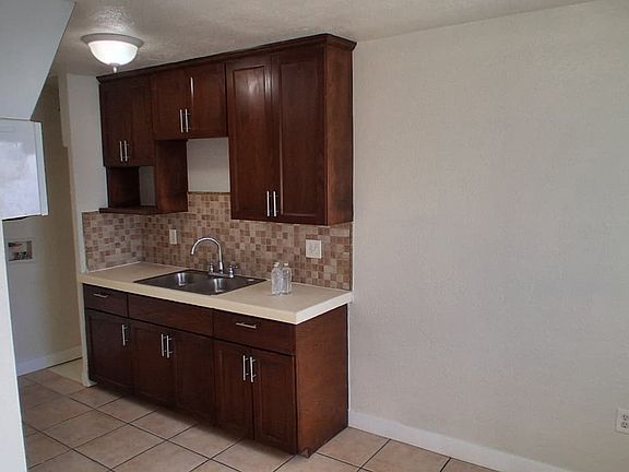 4th image of 3714 E 55th St #C