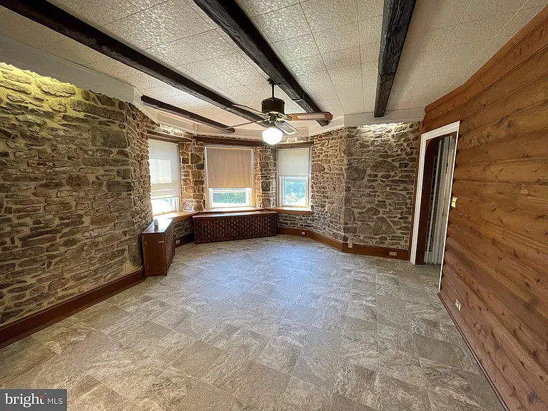 2080 Milford Square Pike — Photo 9