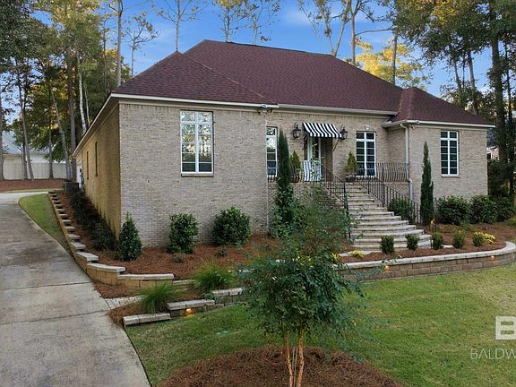 5th image of 224 N Circle Dr