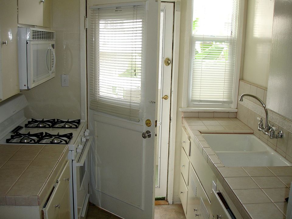 1st image of 13755 Ventura Blvd APT 2