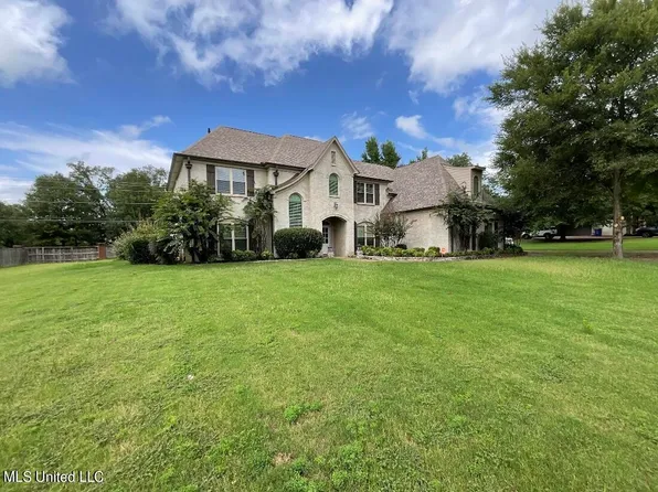 8492 Whites Crossing Dr, Olive Branch, MS 38654