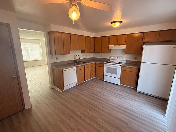 4th image of 5114 NE 34th St #B6