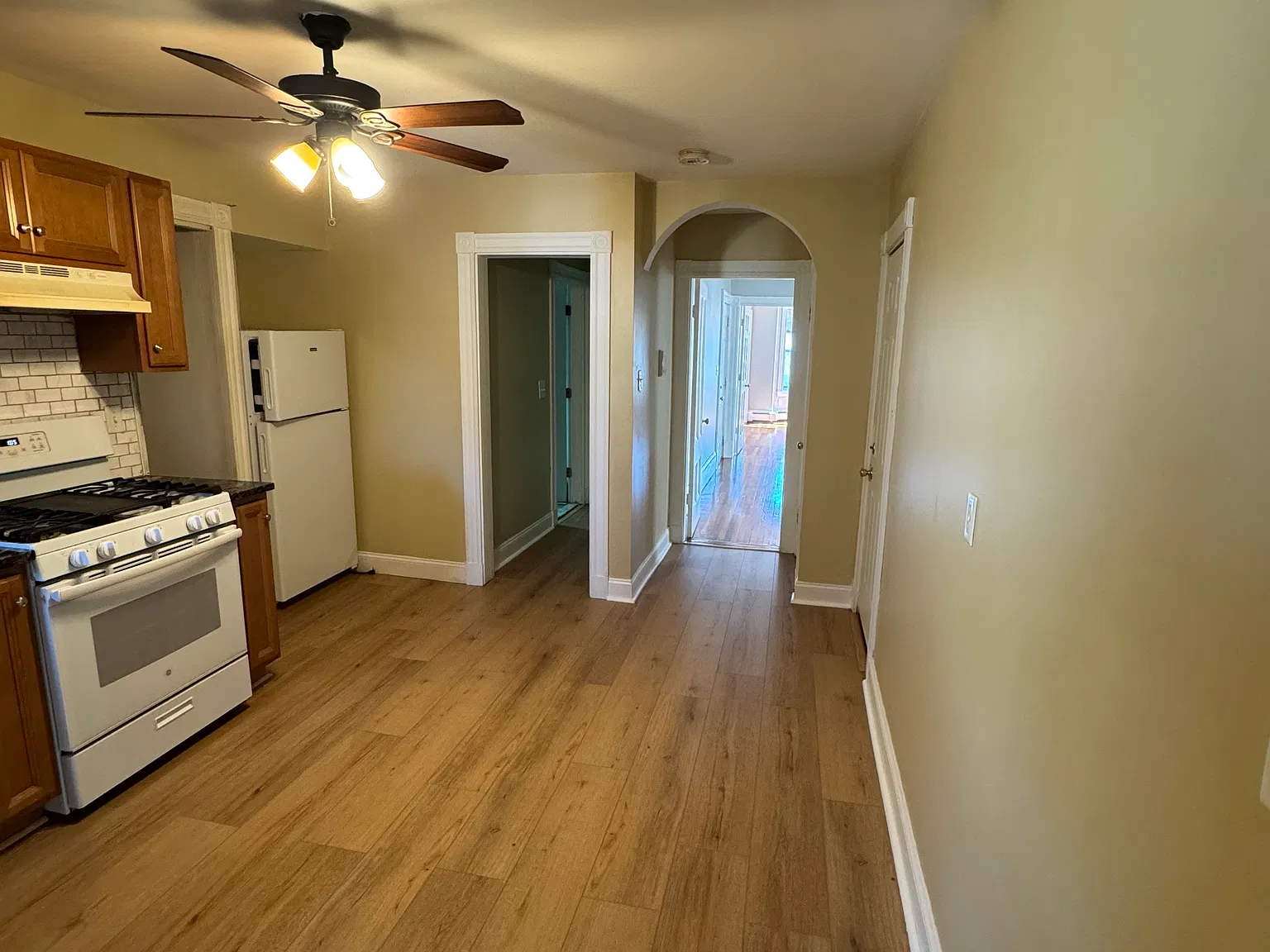 2 bed, 1100 sqft, $2,750 — Photo 2