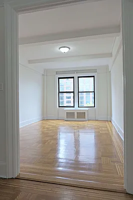 Rented by Metropolitan Equities | media 17