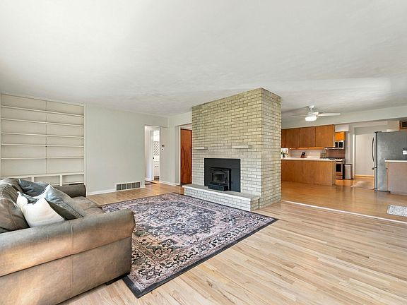 5th image of 5185 S 11th St