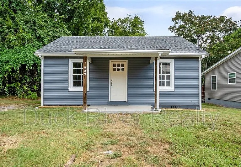 509 Hardwick Ave — Photo 1