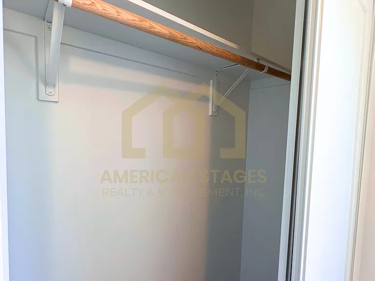 239 N East St — Photo 12