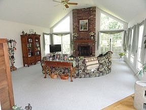 2nd image of 1209 Yorkshire Dr N