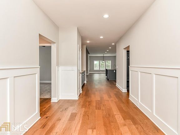 2nd image of 2546 Rolling Meadows Ln
