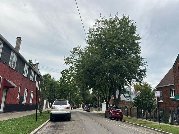 4th image of 2802 S Homan Ave