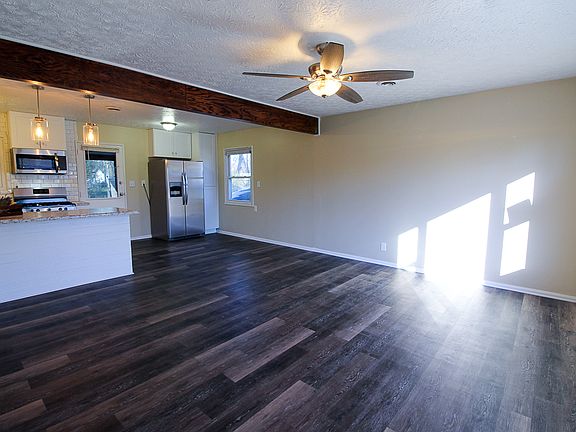 3rd image of 5919 Count Turf Dr