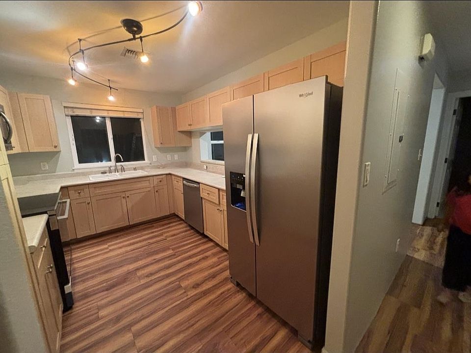 1st image of 643 Meakanu Ln APT 401