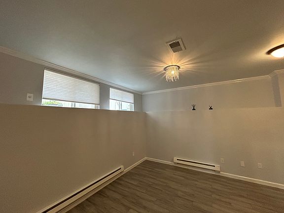3rd image of 66 Archwood Ave #1