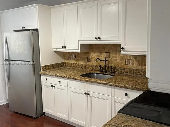 222 SW 1st St #H-5, Pompano Beach, FL 33060