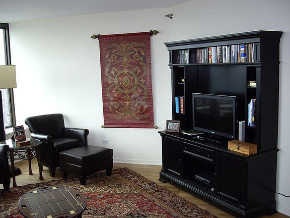 4th image of 400 N La Salle Dr APT 4210