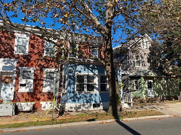 5th image of 503 Essex St