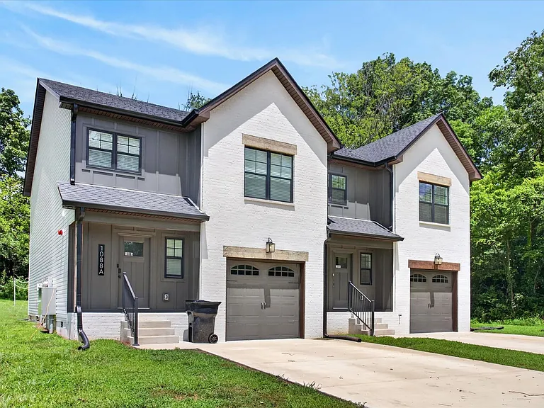 1088 Old Clarksville Pike #B — Photo 3