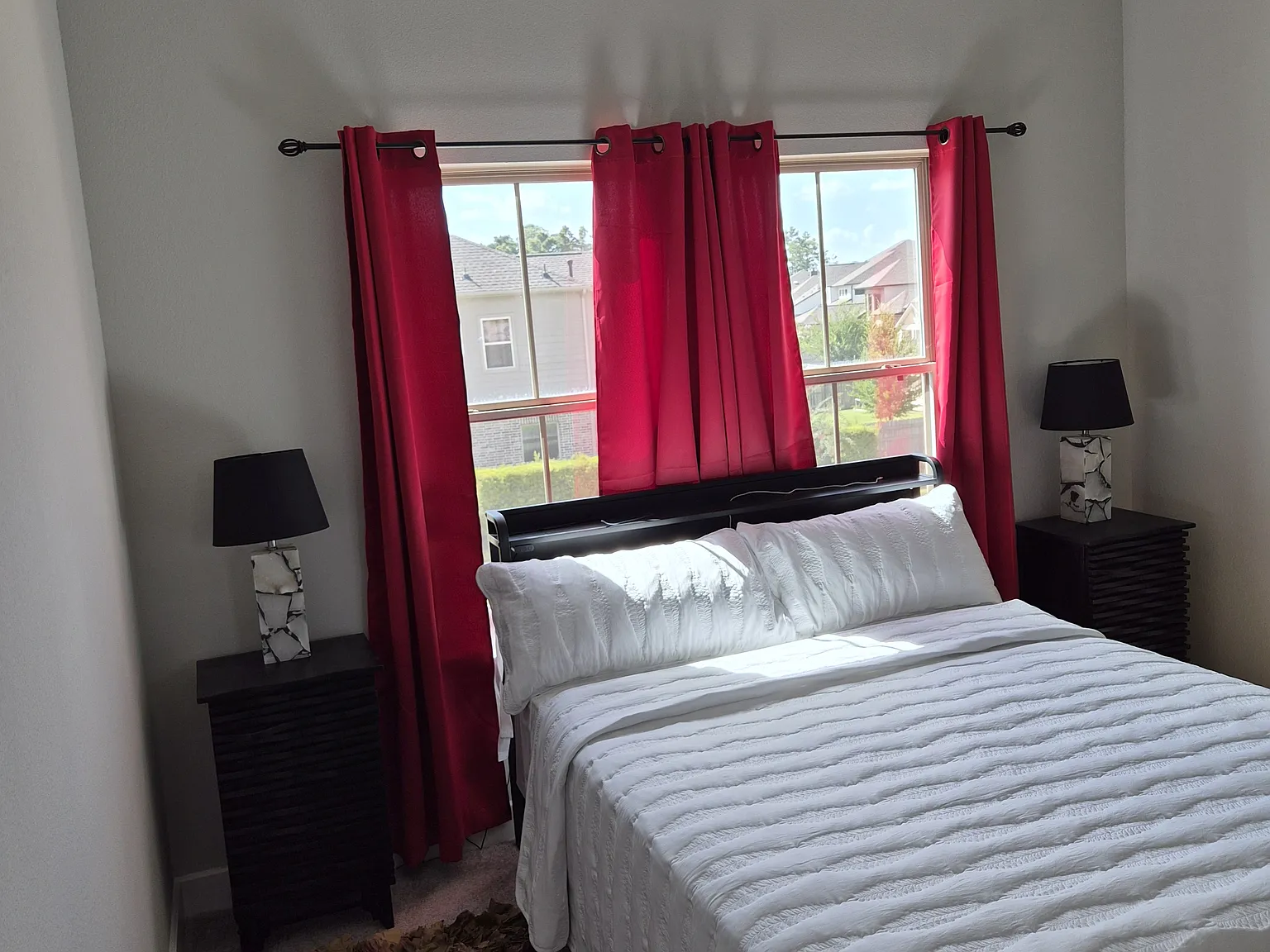 3 bed, 3420 sqft, $1,450 — Photo 1