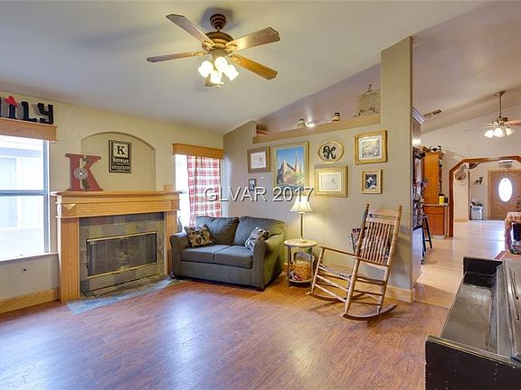 5th image of 2301 Black Bush Ln