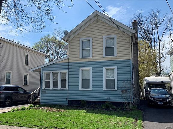 3rd image of 221 W Ellis St