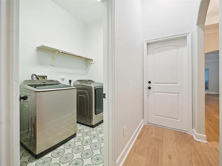 226 Jade Point — Photo 28
