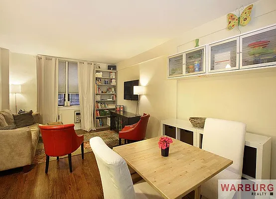 Sold by Warburg | media 14