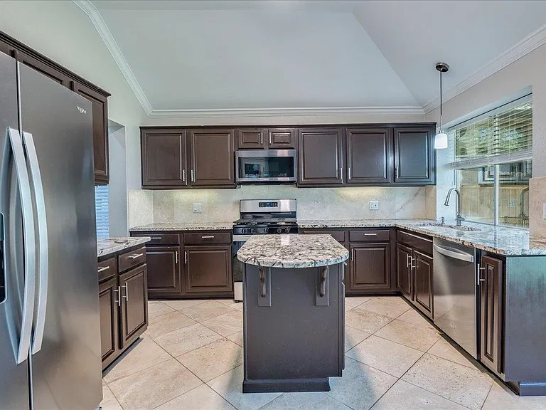 6530 Needham Ln — Photo 9
