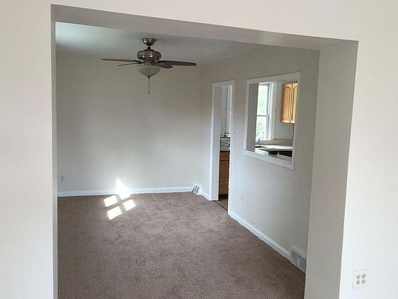 DINING/KITCHEN
