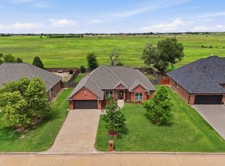 2114 Day Break Ln, Enid, OK 73703